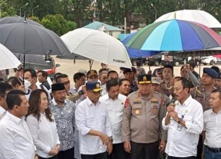 Tinjau KMP Bahtera Nusantara 03, Menhub Budi Akan Undang Presiden Jokowi untuk Meresmikannya