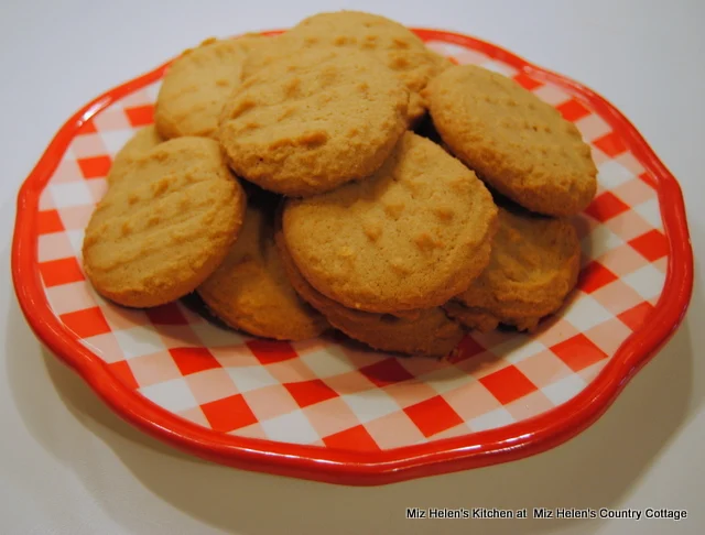 Peanut Butter Cookies with White Chocolate Drizzle at Miz Helen's Country Cottage