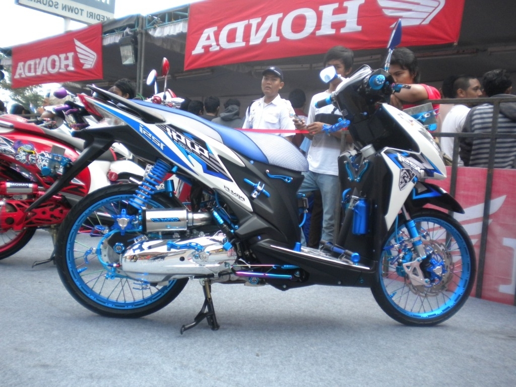 Modifikasi Motor Metik Vario 125 Lampak Modifikasi