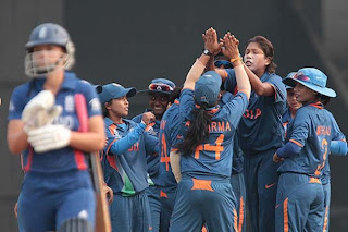 Jhulan-Goswami-celebrates-with-her-teammates-after-dismissing-Danielle-Wyatt.