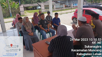 Tampung keluhan  Warga, Kapolsek Muncang Polres Lebak Gelar "JUM'AT CURHAT" di Kantor Ds. Sukanegara
