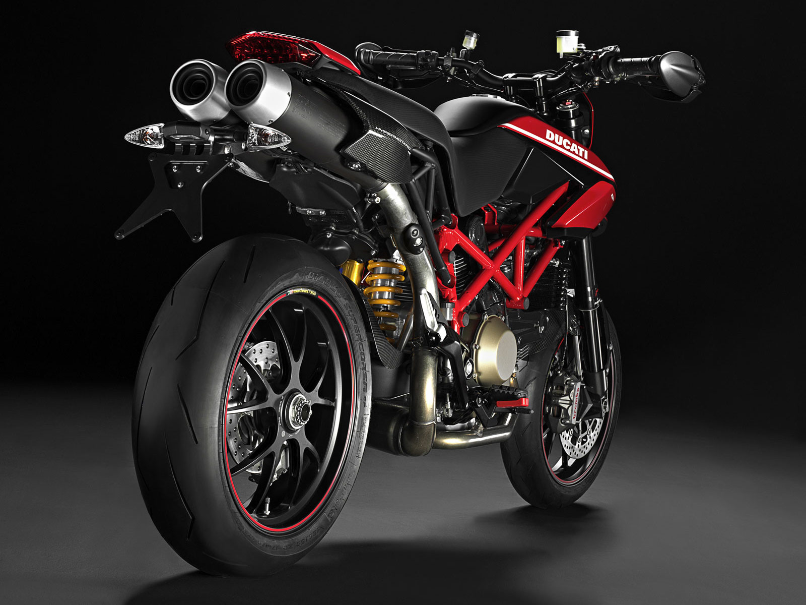 Automotive Fox Hypermotard 1100 EVO SP 2010 DUCATI Accident