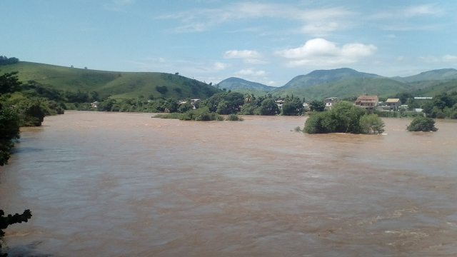 Rio Muriaé continua subindo em Cardoso Moreira, defesa civil entra em estagio de Atenção