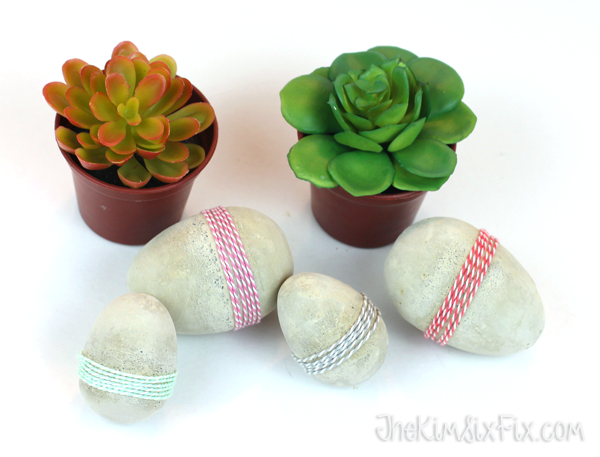 How to make concrete easter eggs with plastic eggs as molds for the masonry cement. The perfect mix of modern and whimsical! AND EASY TO DO! 