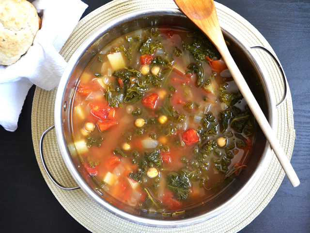 kale and chickpea soup