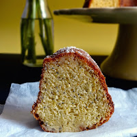  Bundt húmido de limão e sementes de papoila