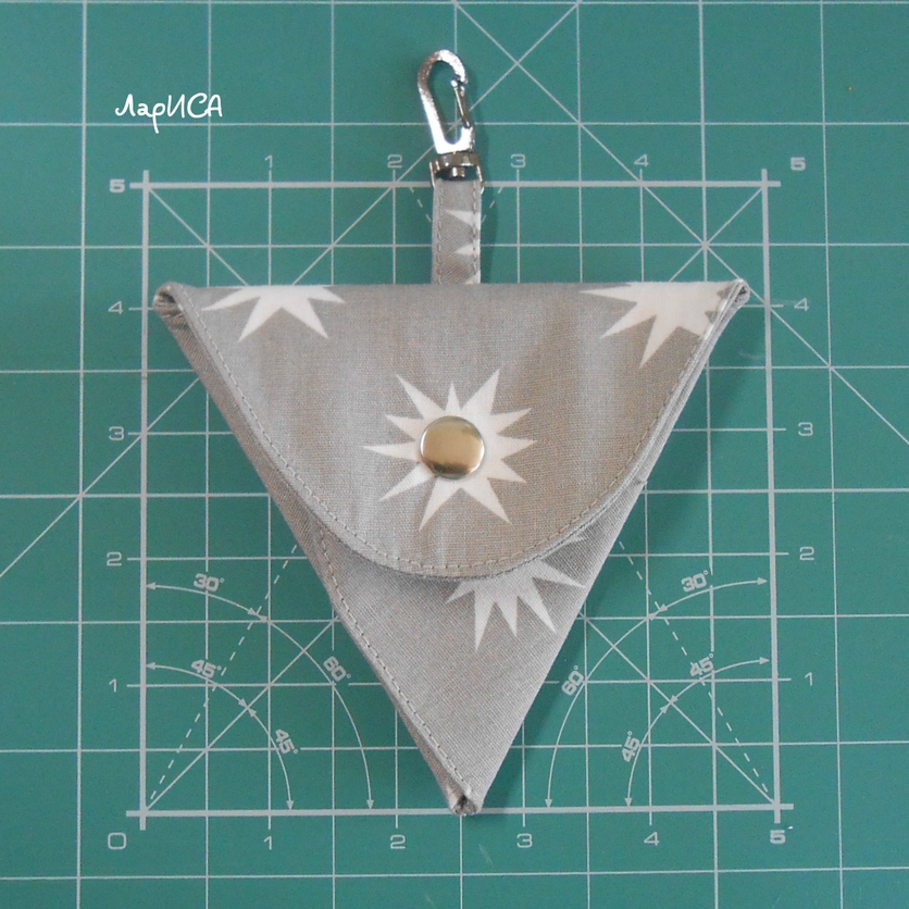 Triangle Folding Pouch pattern is a creative DIY accessory. Tutorial & Pattern