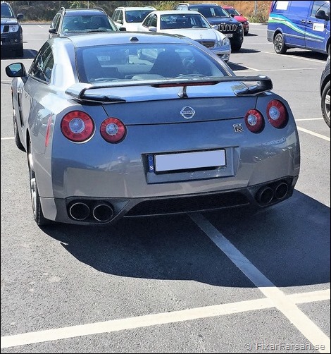 Nissan-GTR