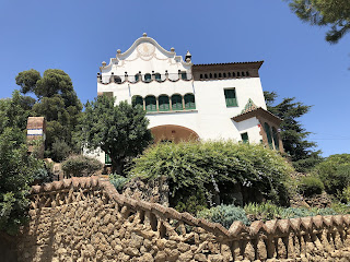 大失敗に終わった100年前の住宅地の今〜グエル公園/Park Güell〜