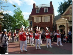 The parade begins!