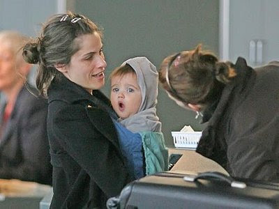 amanda peet daughter. Amanda Peet looking lovely