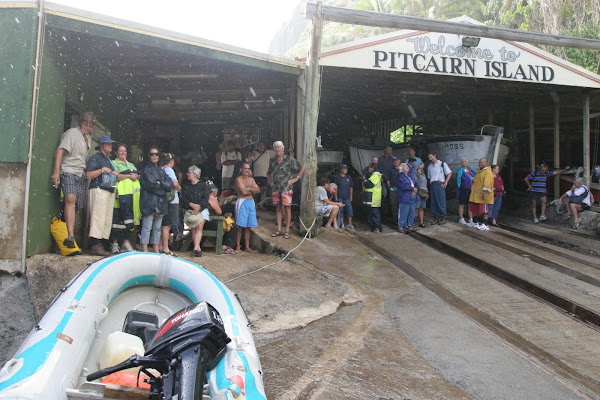 Pitcairn Cruise ship day
