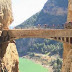 Η πιο επικίνδυνη αλλα και θεαματικη πεζογέφυρα στον κόσμο [εικόνες&βίντεο]