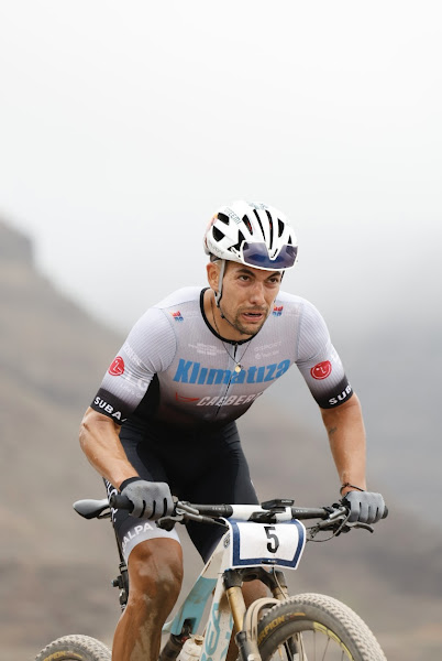 Van Doorn y Muñoz Lideres de la Transgrancanaria Bike 2024