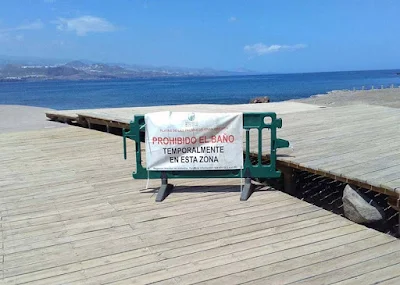 Salud Pública cierra la playa de El Confital por contaminación bacteriana