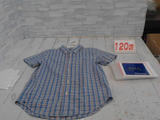 中古品　子供服　１２０ｃｍ　POLO　ブルー系　チェック柄　半袖シャツ　４９８円