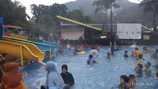 Kunjungan Keluarga Besar H. MUTANIH dan DISPORA Bandung di Walini Ciwidey