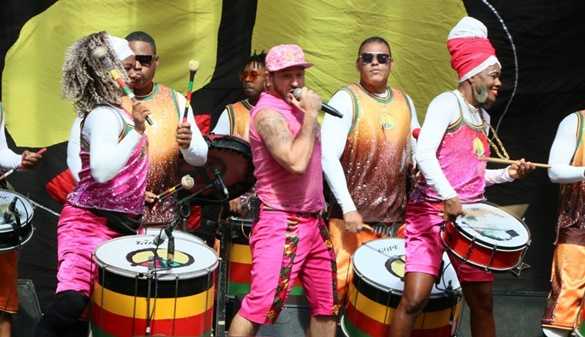 Olodum faz show gratuito no réveillon de Canoa Quebrada