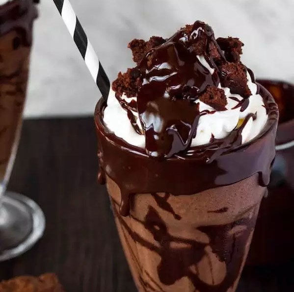 BROWNIE MILKSHAKE #milk #drinks