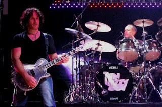 16 Vivian Campbell