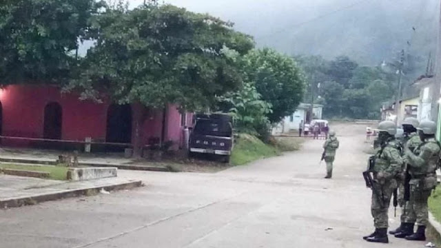 Militares que buscan a Presidente Municipal son emboscados en Maravilla de Tenejapa hay un muerto