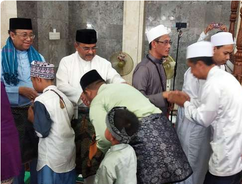 Shalat Idul Fitri di Masjid Agung bersama Wakil Bupati, Ini Pesan Bupati Karimun