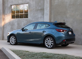 Rear 7/8 view of 2016 Mazda 3 S 5-door Grand Touring