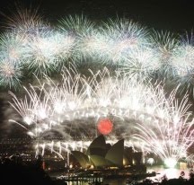 HABITANTES DE ISLA NAVIDAD DE AUSTRIA YA ESTAN NUEVO AÑO 2011