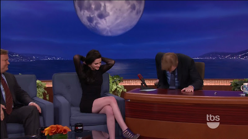 Twilight's Kristen Stewart legs on Conan