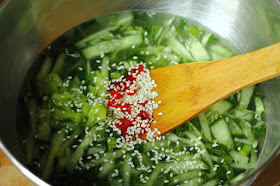 Recept voor Oi Naengguk, Koreaanse Komkommersoep.
