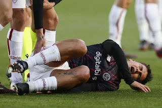 Tammy Abraham left writhing in agony as ex-Chelsea star forced off with nasty shoulder injury for Roma