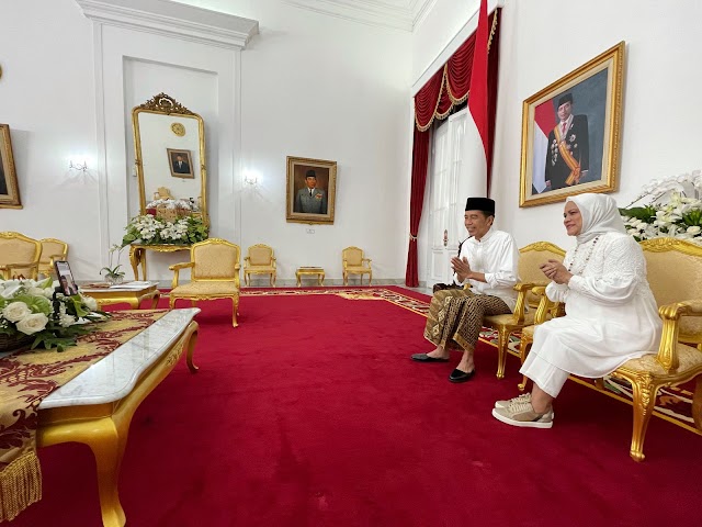 Presiden Jokowi dan Ibu Iriana Bersilaturahmi dengan Wapres Lewat Video Call