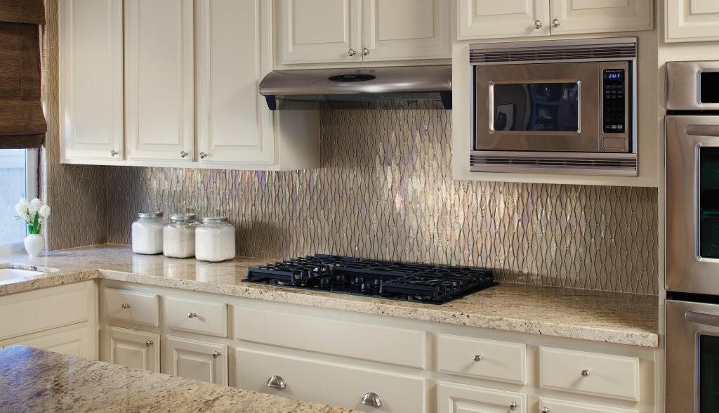 glass tile backsplash pictures. lines of glass tile.