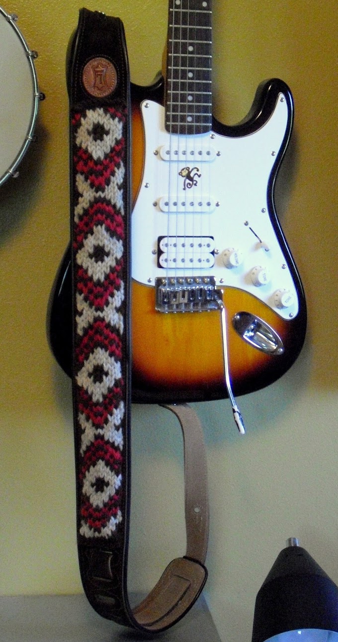 Gift Idea: Knit Guitar Strap (with pattern chart)