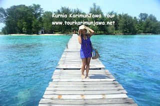 foto di pulau kecil karimun jawa