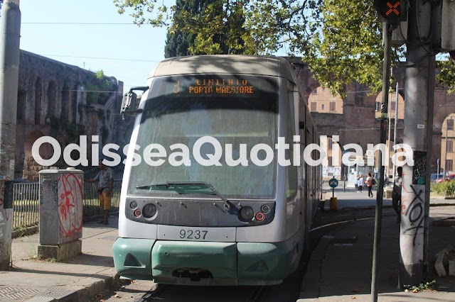 Rete tram: i lavori di rinnovo dei binari si spostano in piazza Ungheria