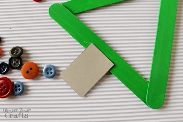 #DecoArt Christmas Tree ornament with popsicle sticks