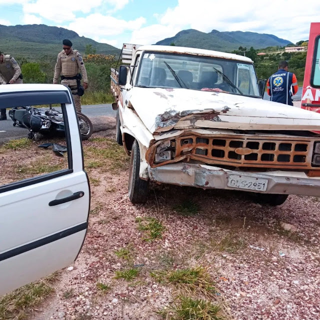 #Chapada: Acidente envolvendo carro e moto deixa uma pessoa ferida em Piatã