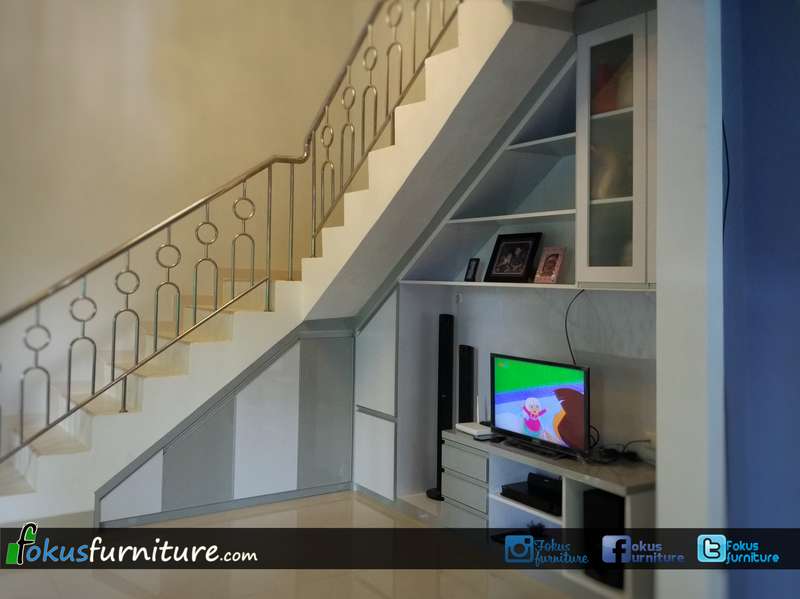  Lemari  bawah  tangga  dan kabinet tv di condet Furniture 