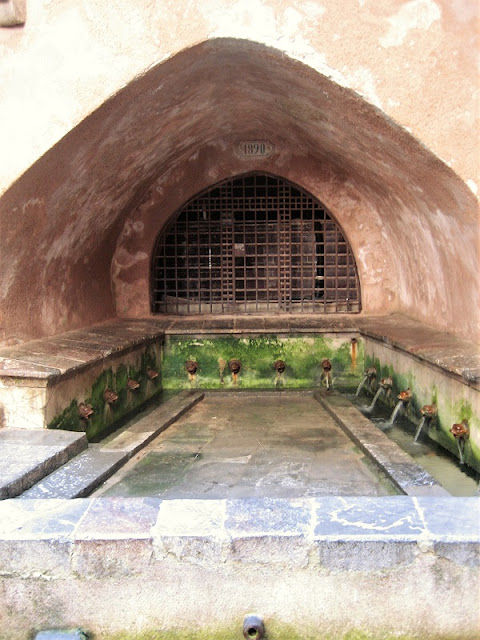Frontal de la Fuente-lavadero islámica-normanda de Cefalù