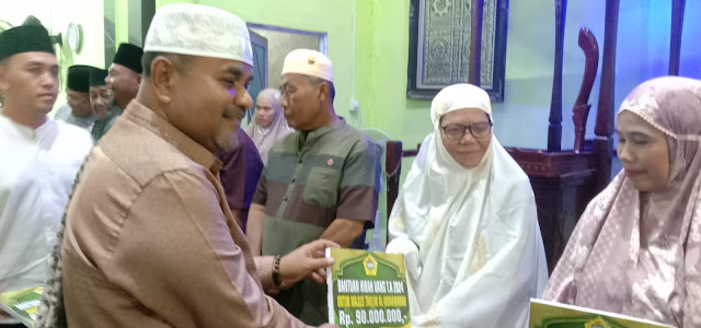 Safari Ramadan di Kecamatan Moro, Bupati Karimun Serahkan Bantuan Sebesar Rp 150 Juta