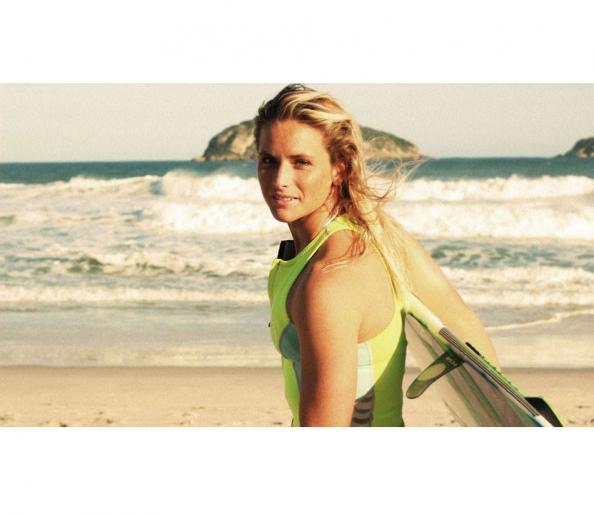 THE HOTTEST GIRLS IN SURFING