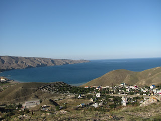 отдых на море, Орджоникидзе, Отдых в Орджо, лето в Орджо, море, горы,вид на горы, море и горы,двуякорная бухта, катран