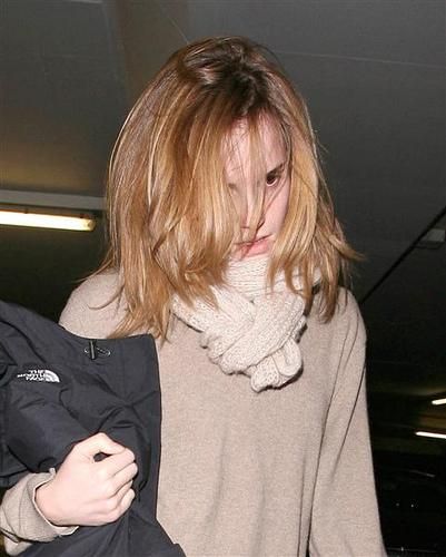 emma watson hot wallpapers 2010. emma watson hot pics