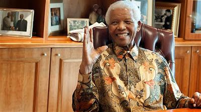 Nelson Mandela, Dicintai Karena Ramah dan Suka Pakai Batik