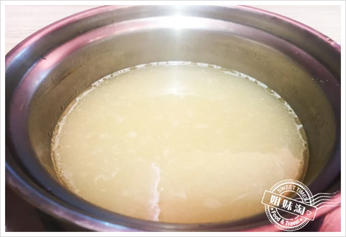 咕咚鼎私房養生火鍋菜單上品牛肉火鍋