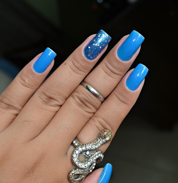 Resultado de imagem para unhas azul