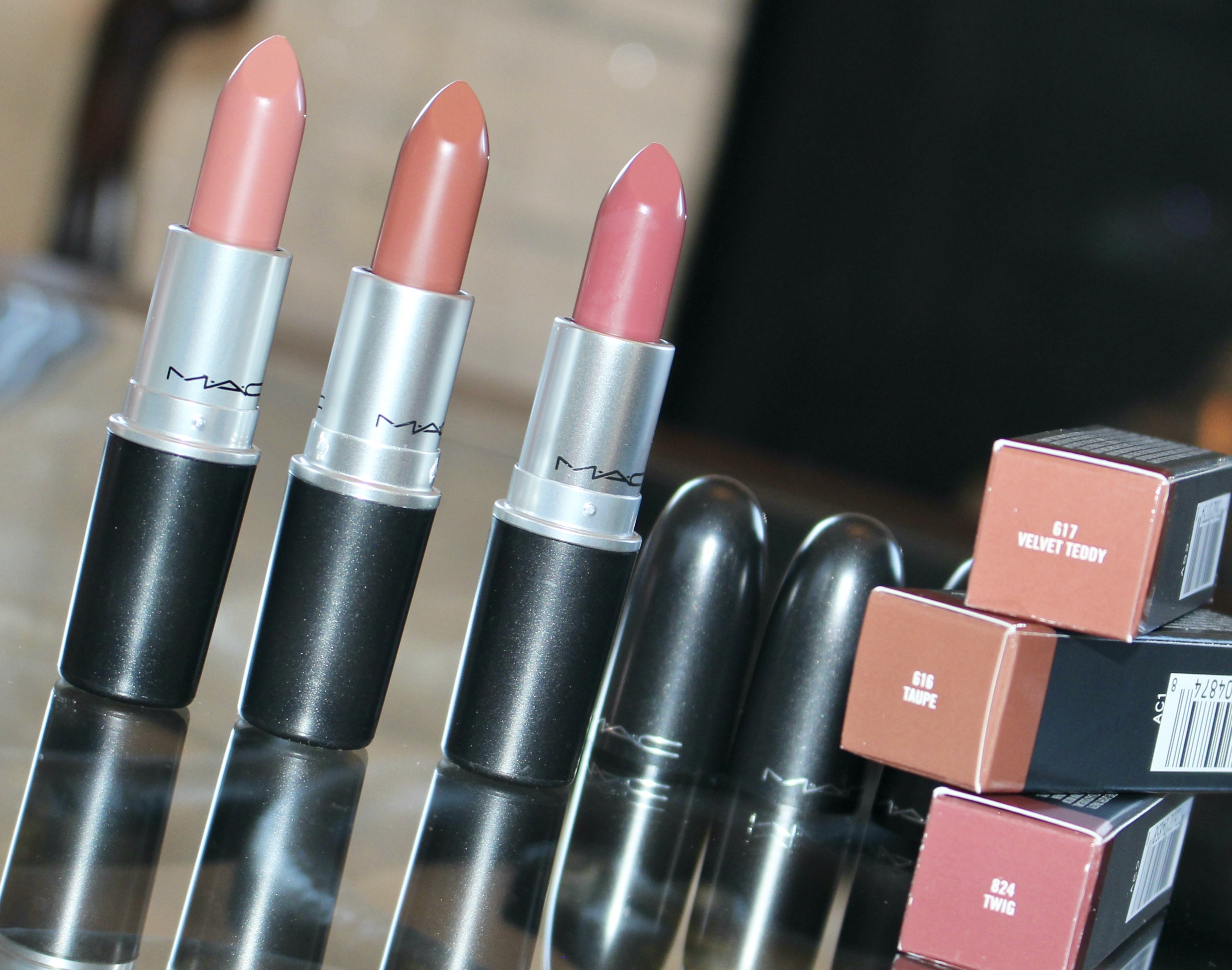 Swatching Popular Pink MAC lipsticks of brown medium skin - Velvet