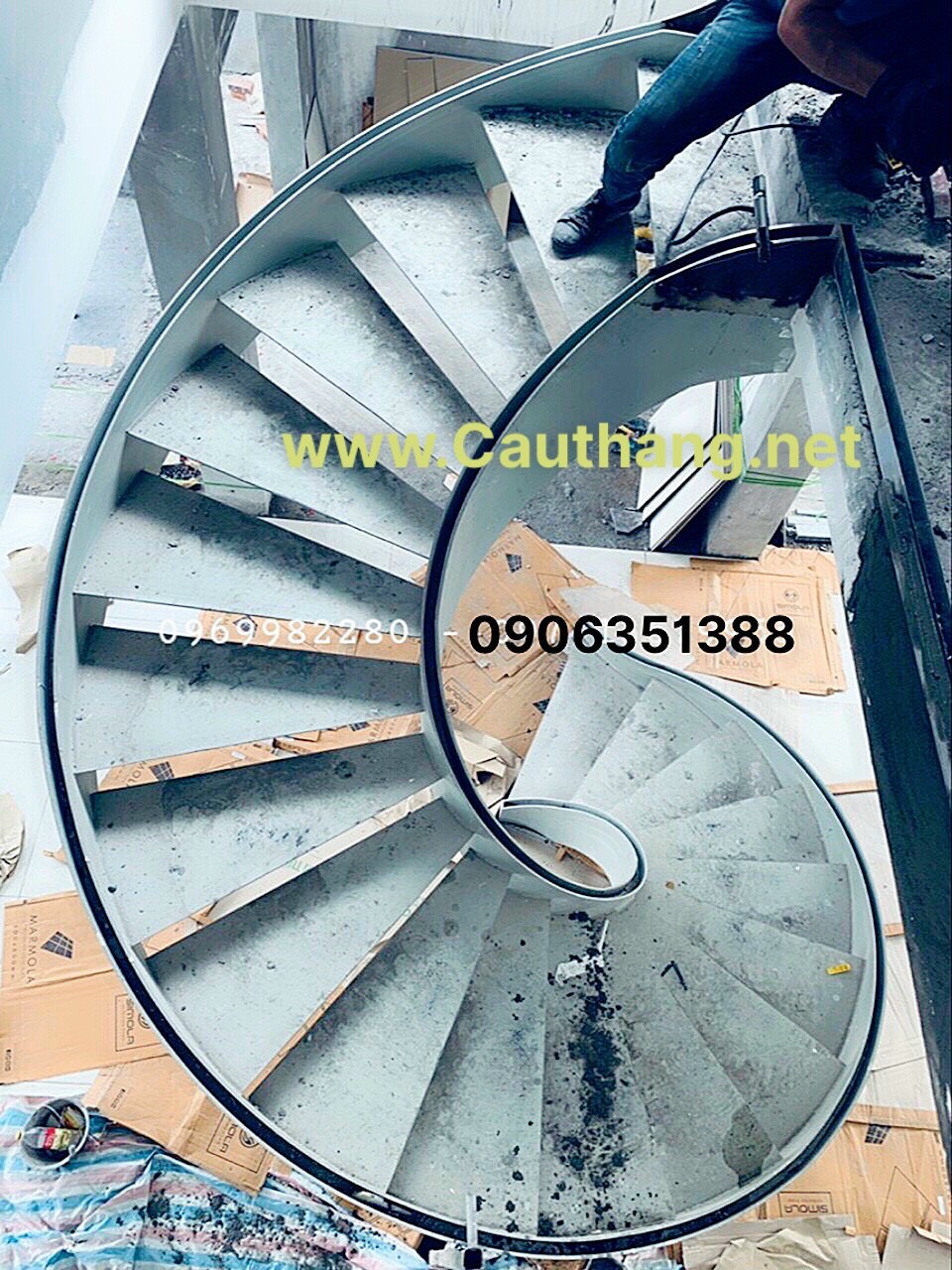 Xưởng làm cầu thang sắt tại Tây Ninh