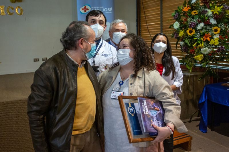 Hospital de Osorno reconoce a funcionarios con 30 años de Servicio Público en Salud